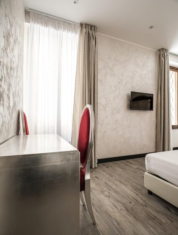 Arena Easy Suites Guesthouse Verona Ngoại thất bức ảnh